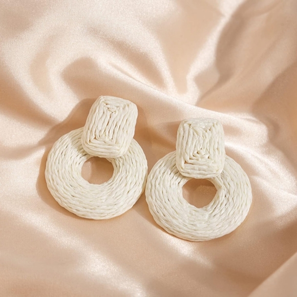 Big White Raffia Rattan Earrings Wicker Door Knocker 90s Retro Summer Statement - Picture 2 of 6